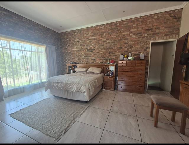 3 BEDROOM HOUSE FOR SALE IN THREE RIVERS EAST